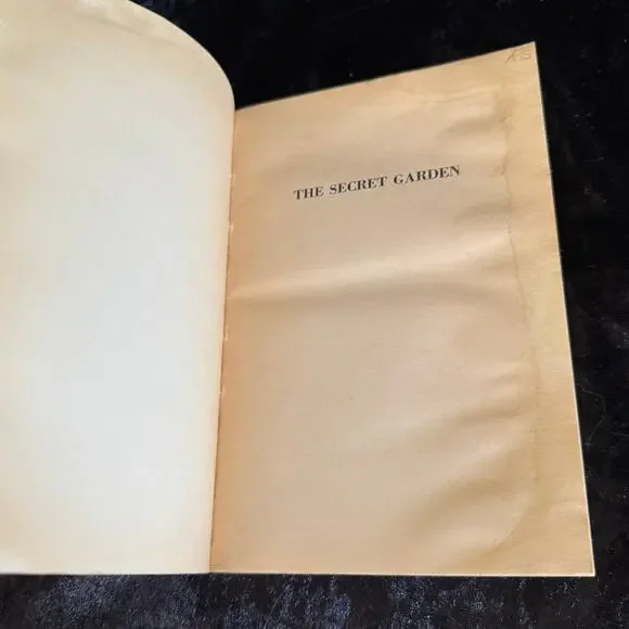 The Secret Garden by Frances Hodgson Burnett | 1973 | Vintage Yearling Paperback - Picture 4 of 10